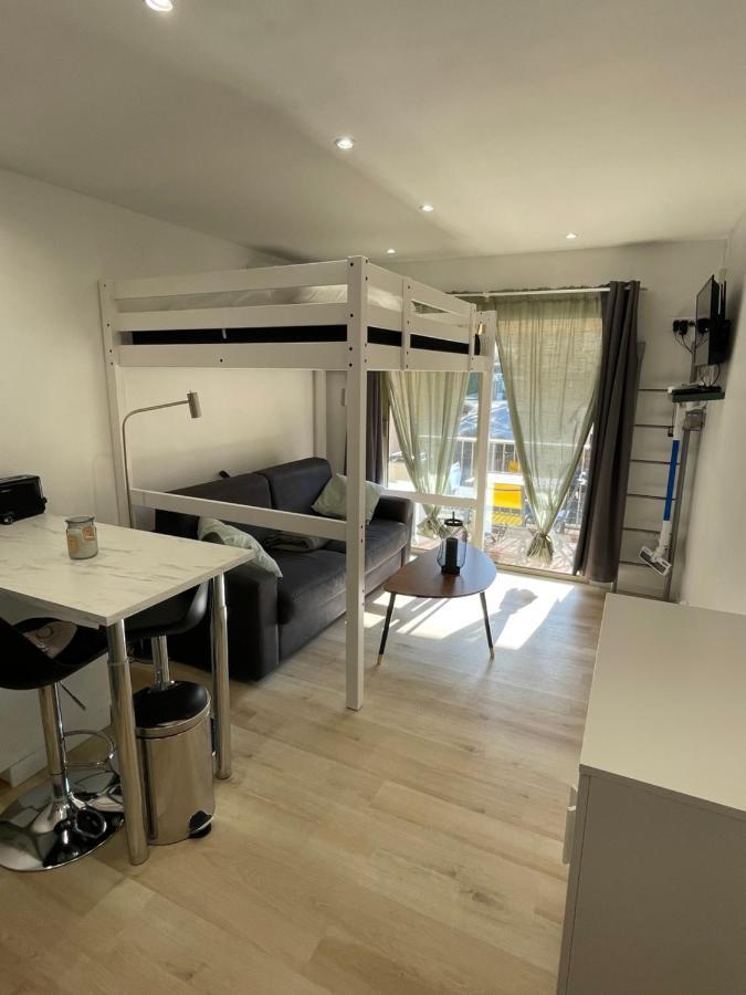 Studio Climatise Piscine Et Proche Plage Sanary-sur-Mer Buitenkant foto